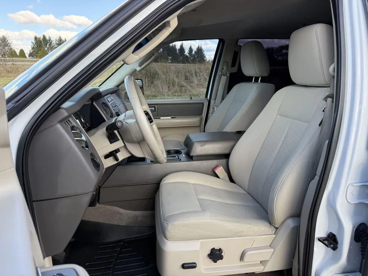 2012 Ford Expedition XLT, view