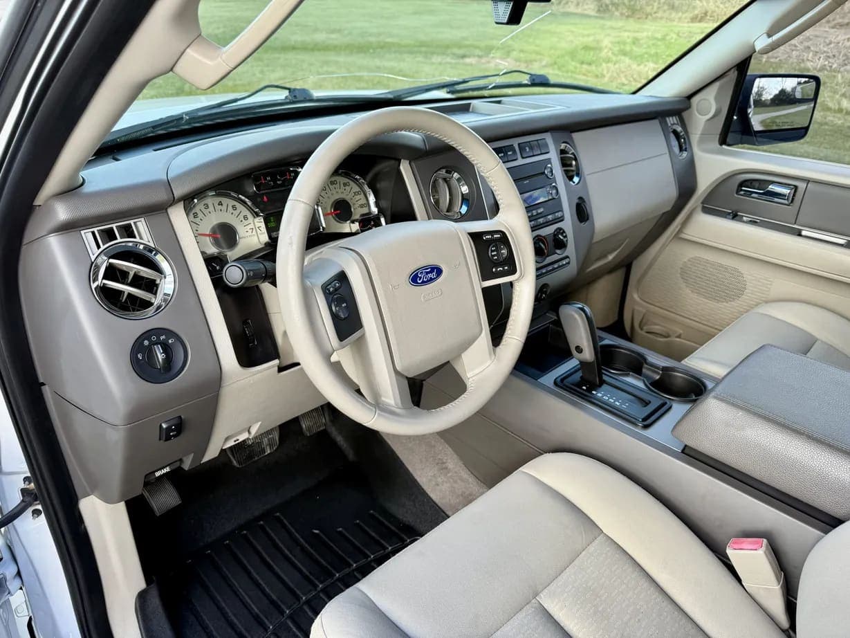 2012 Ford Expedition XLT, view