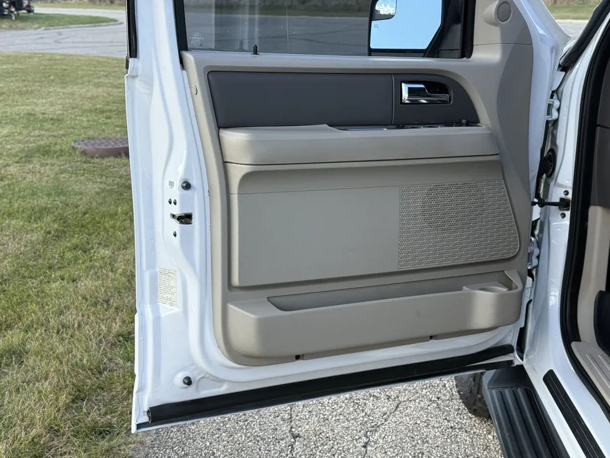 2012 Ford Expedition XLT, view