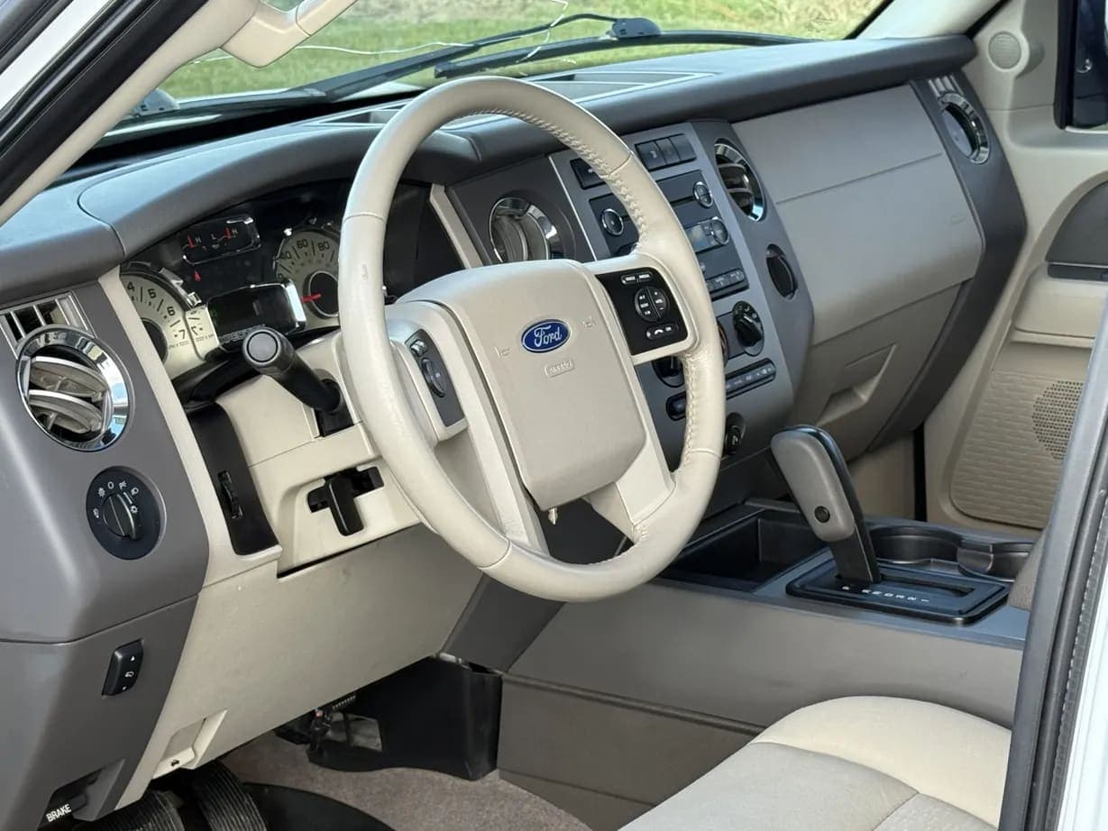 2012 Ford Expedition XLT, view