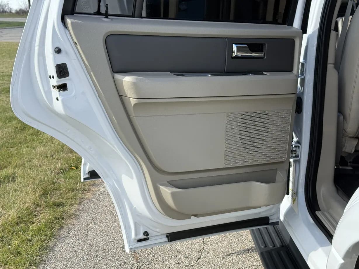 2012 Ford Expedition XLT, view