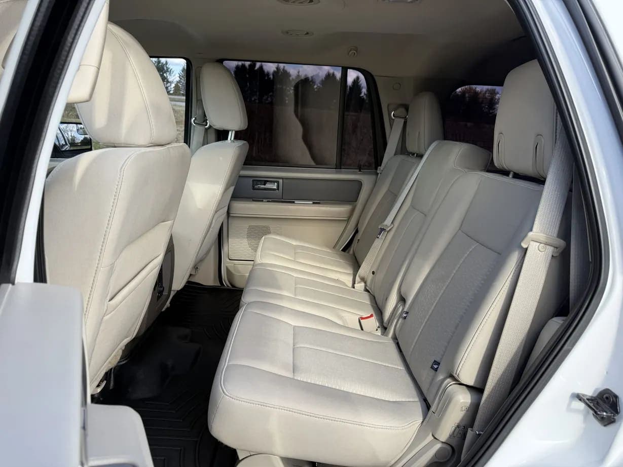 2012 Ford Expedition XLT, view
