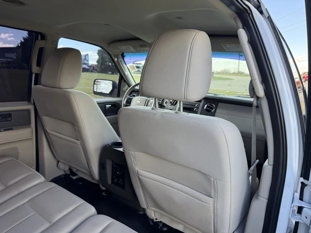 2012 Ford Expedition XLT, view