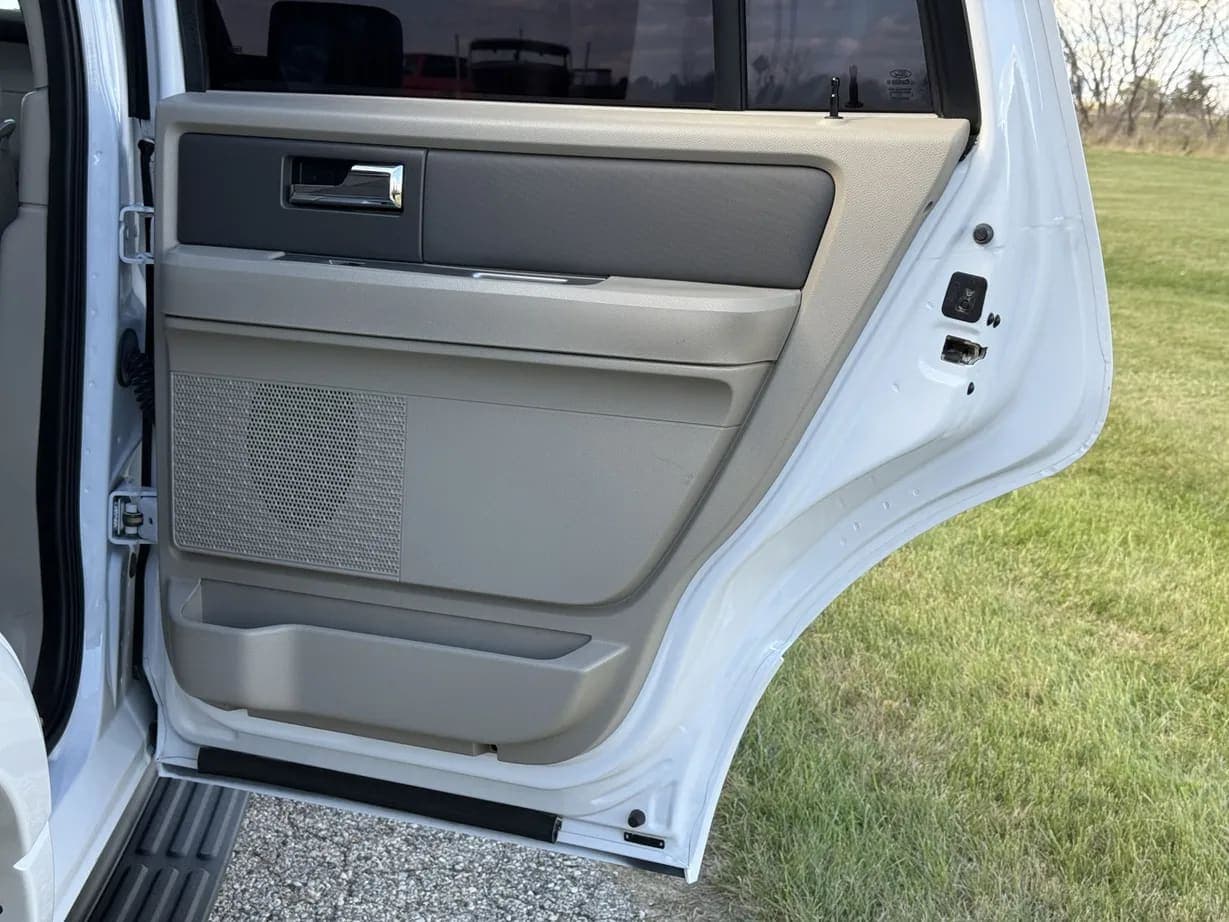 2012 Ford Expedition XLT, view