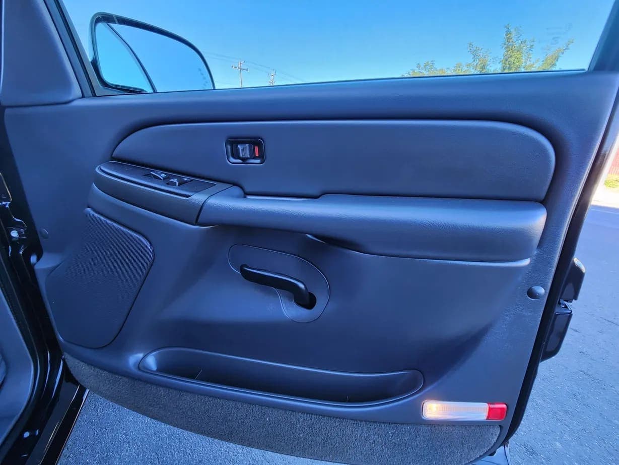 2005 GMC Sierra 1500 Sportside, view