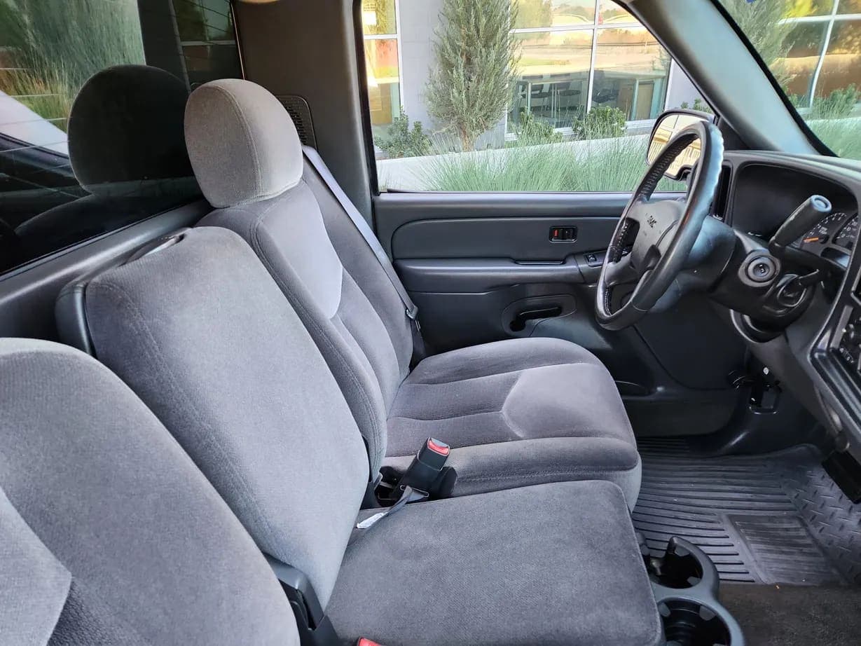 2005 GMC Sierra 1500 Sportside, view