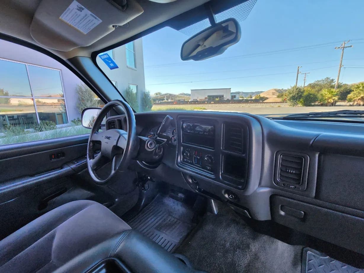 2005 GMC Sierra 1500 Sportside, view