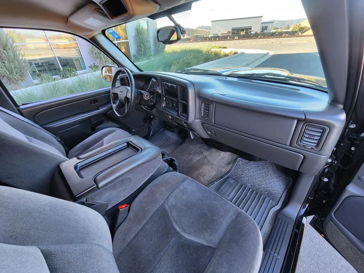 2005 GMC Sierra 1500 Sportside, view