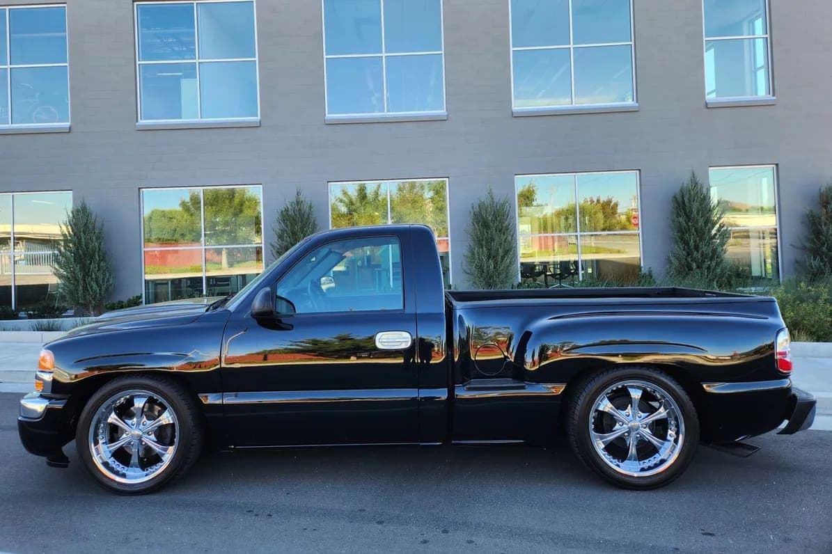 2005 GMC Sierra 1500 Sportside, view