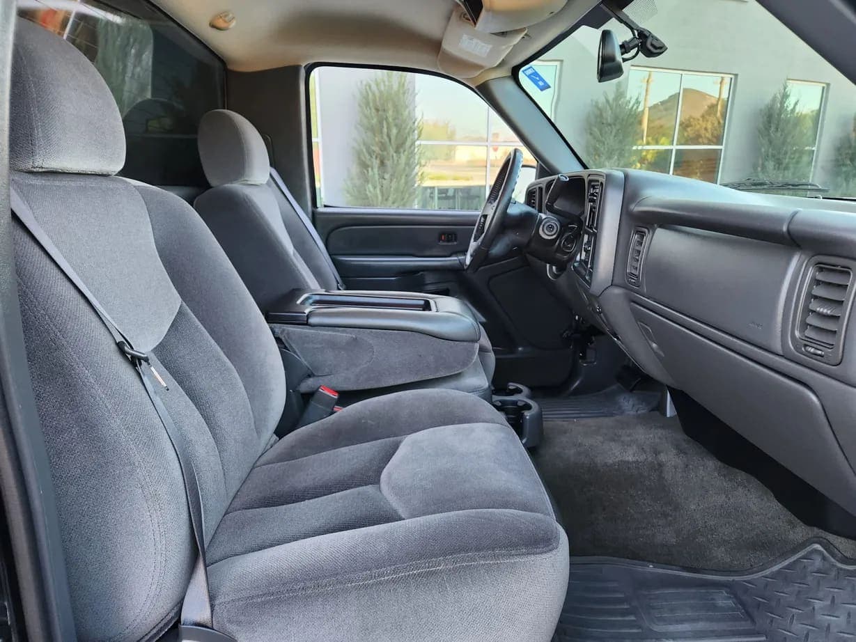 2005 GMC Sierra 1500 Sportside, view