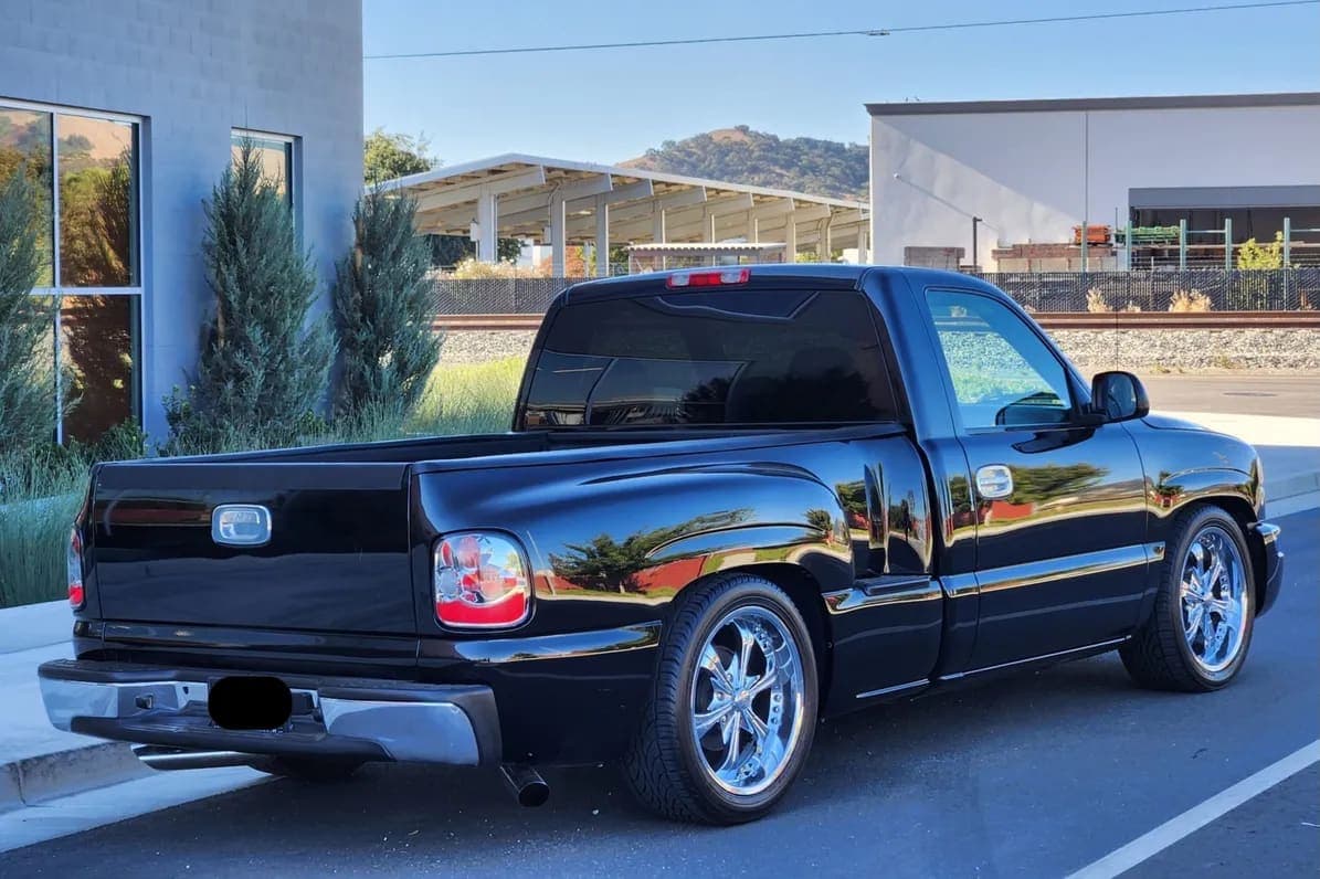 2005 GMC Sierra 1500 Sportside, view