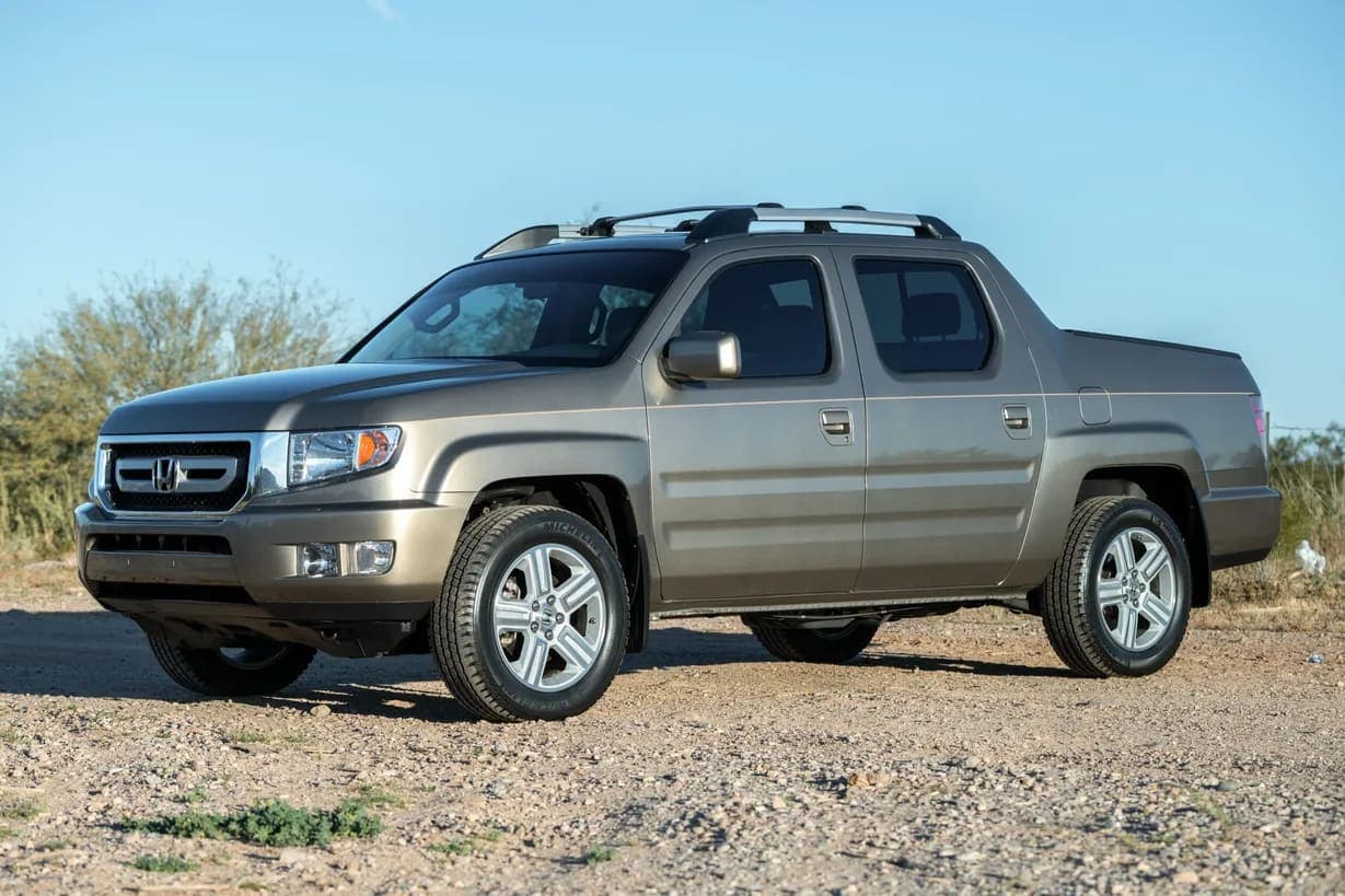 2010 Honda Ridgeline RTL exterior