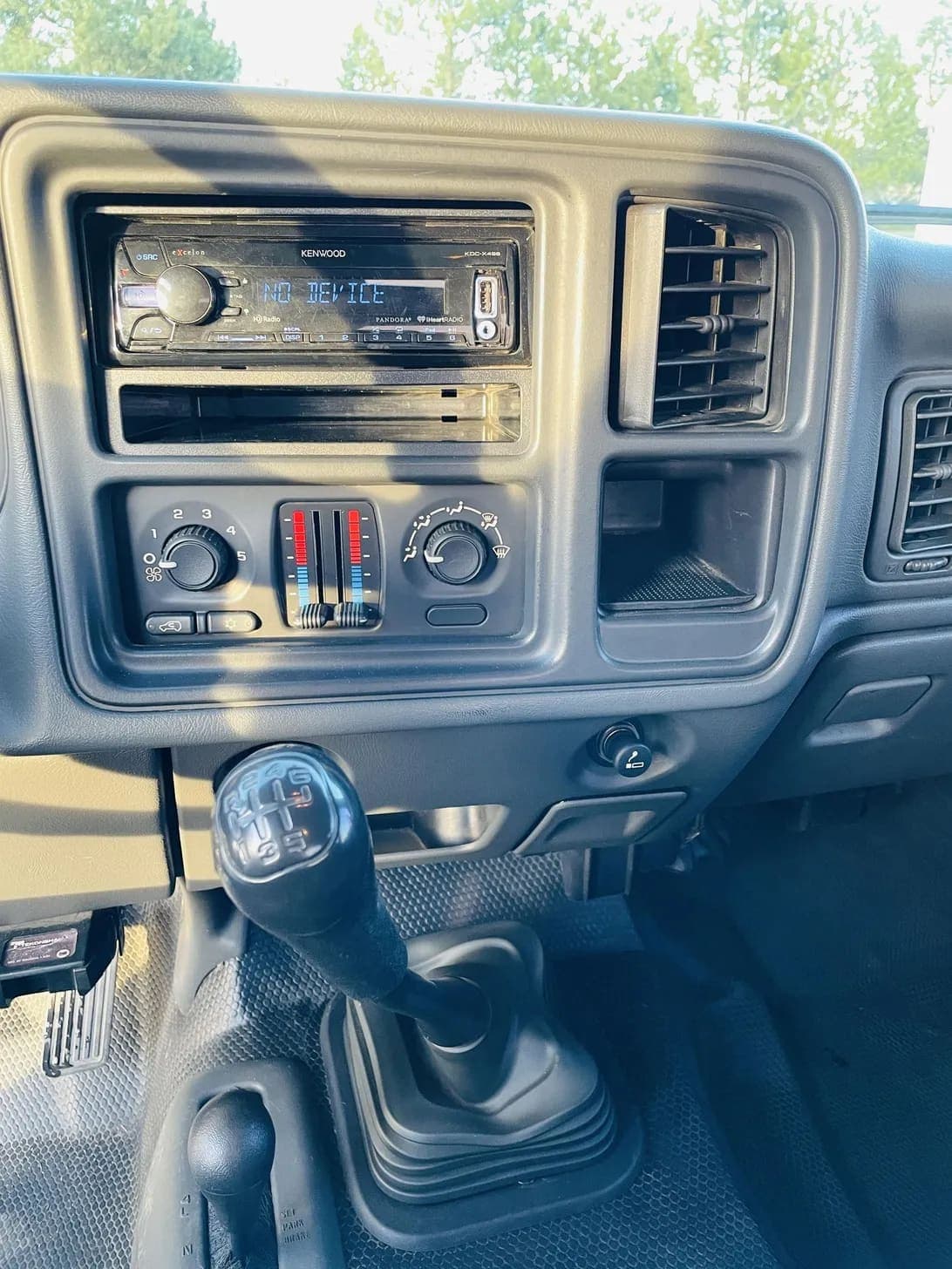 2005 GMC Sierra 2500 HD, view