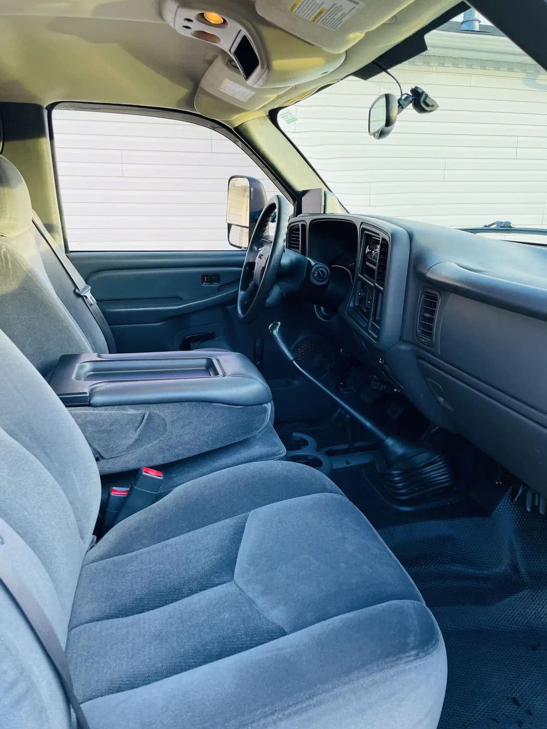 2005 GMC Sierra 2500 HD, view