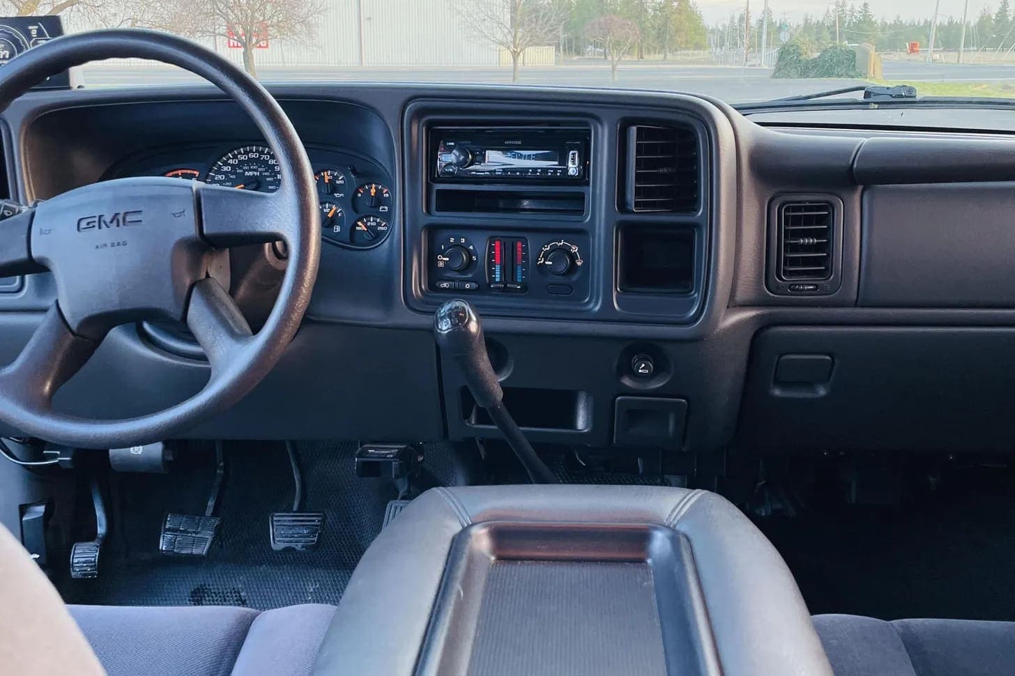 2005 GMC Sierra 2500 HD, view