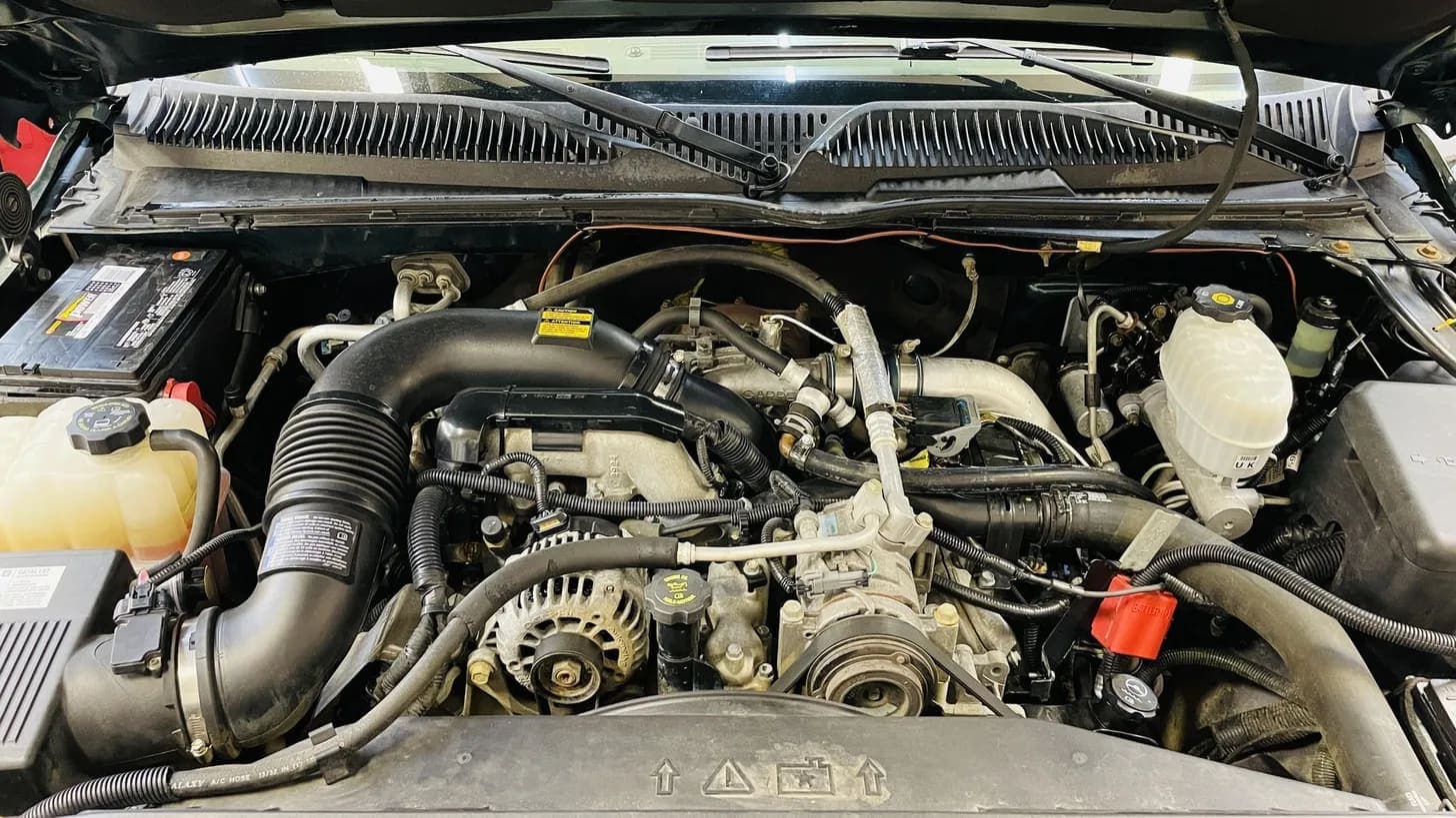 2005 GMC Sierra 2500 HD, view