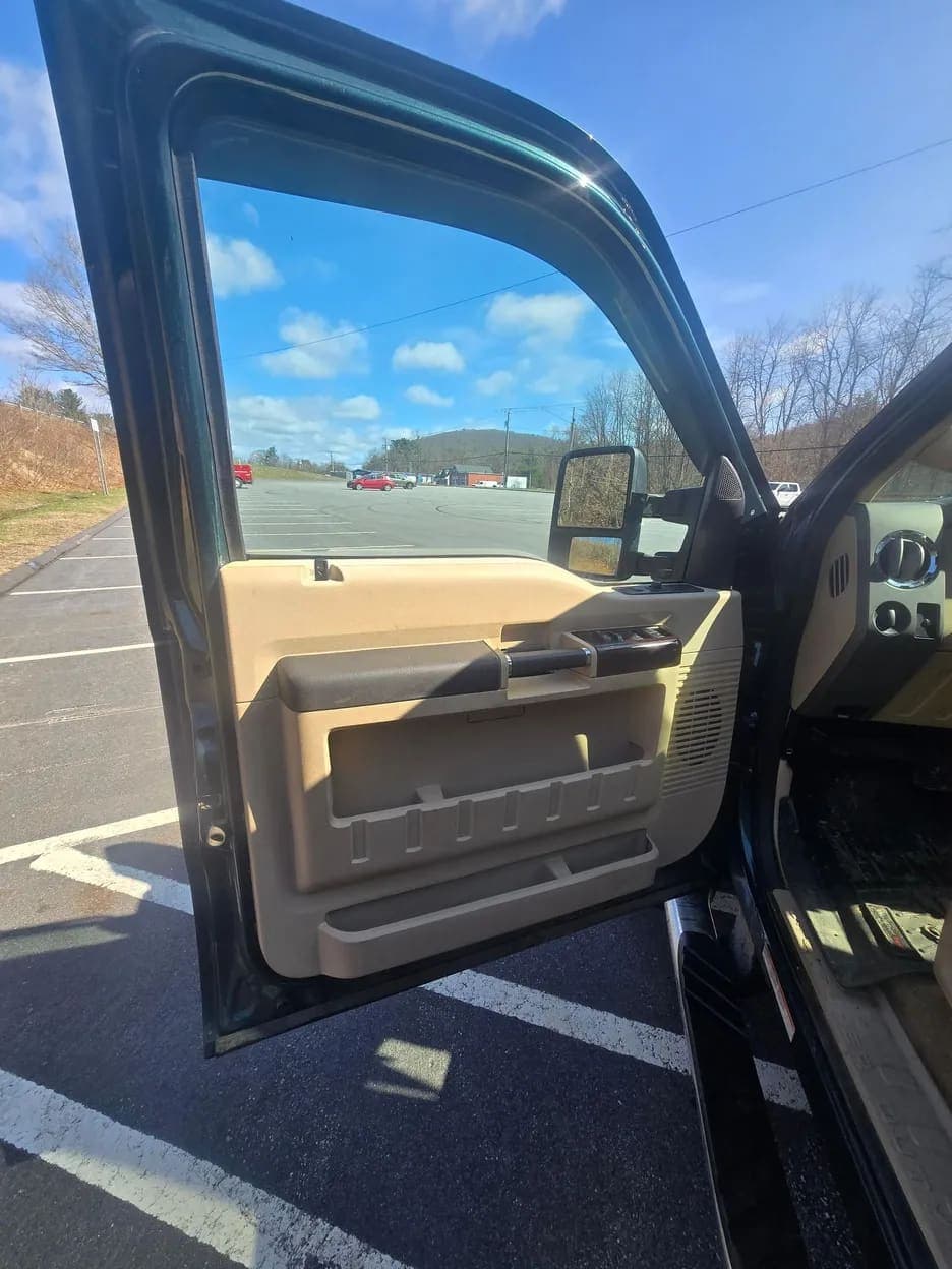 2008 Ford F-450 Super Duty Lariat, view