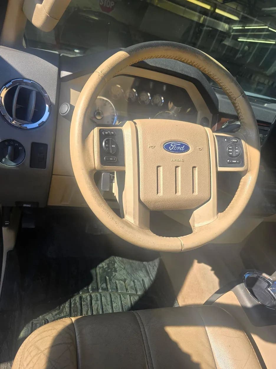 2008 Ford F-450 Super Duty Lariat, view