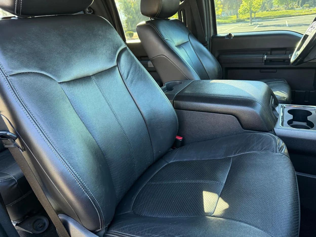 2012 Ford F-350 Super Duty Lariat, view