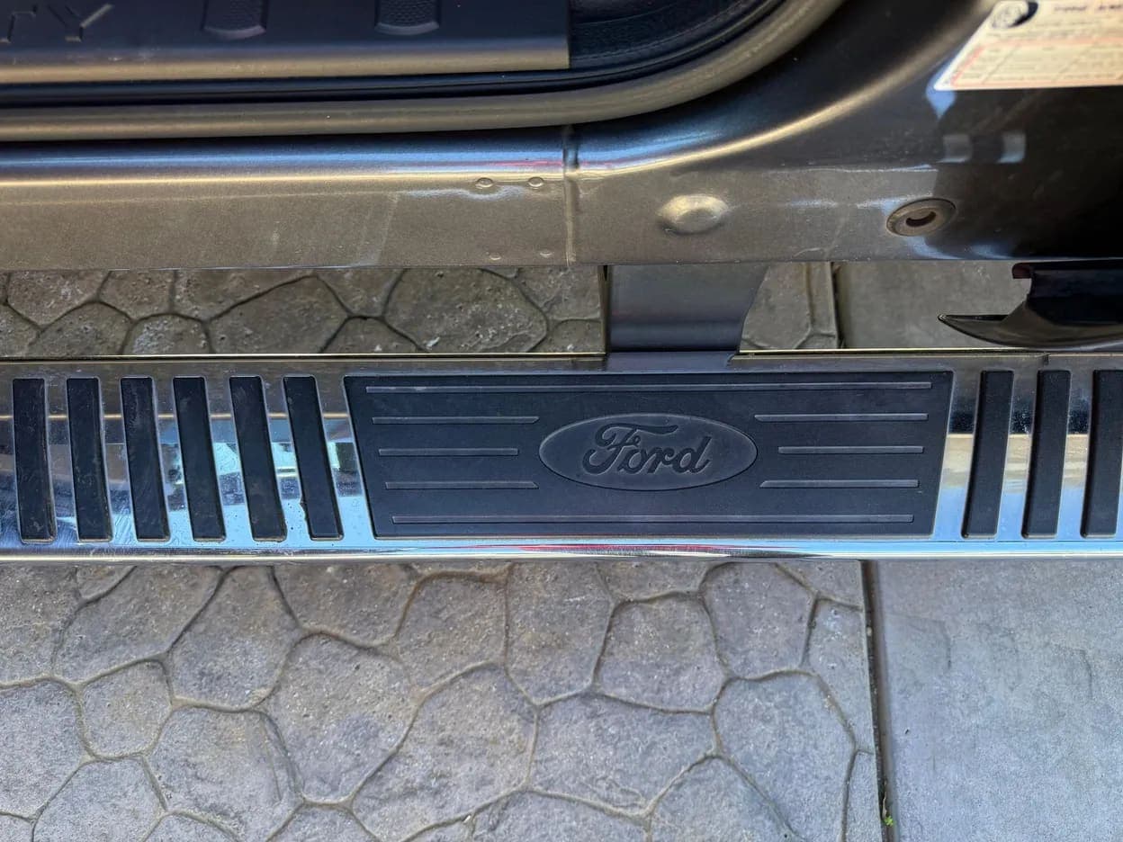 2012 Ford F-350 Super Duty Lariat, view