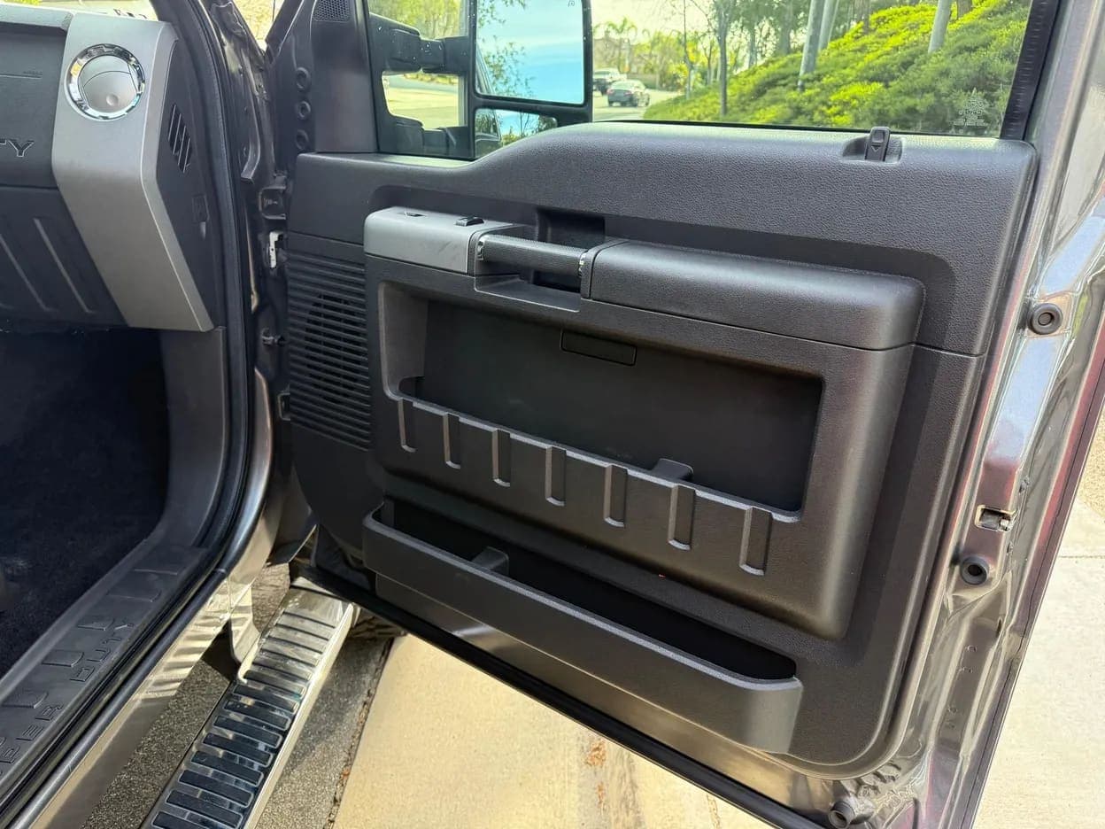 2012 Ford F-350 Super Duty Lariat, view