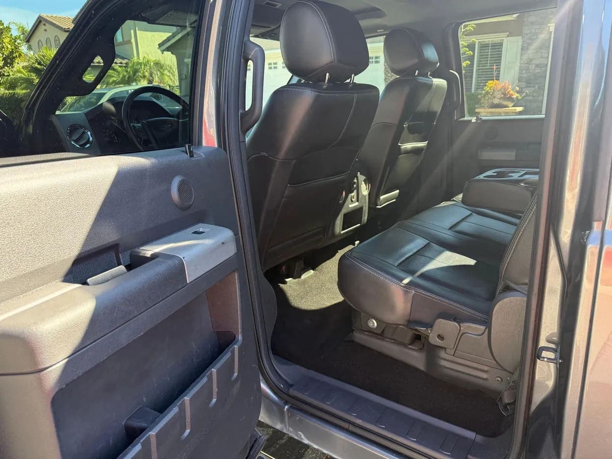 2012 Ford F-350 Super Duty Lariat, view