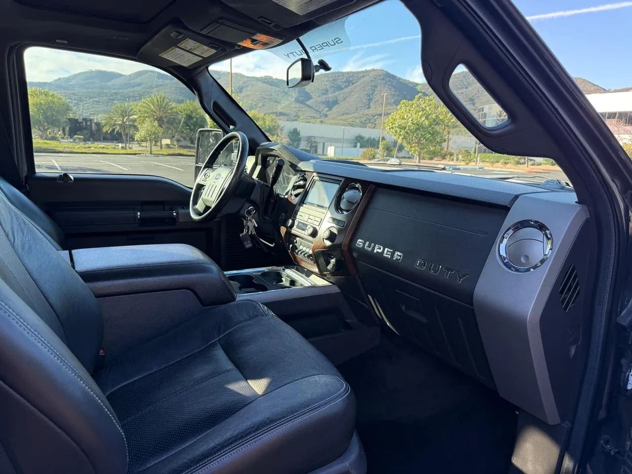 2012 Ford F-350 Super Duty Lariat, view