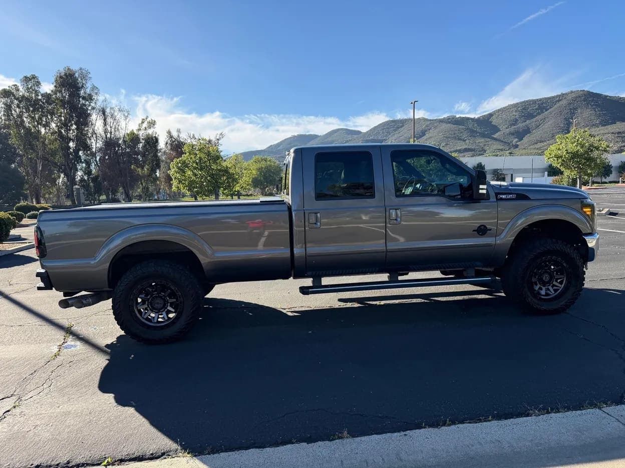 2012 Ford F-350 Super Duty Lariat, view