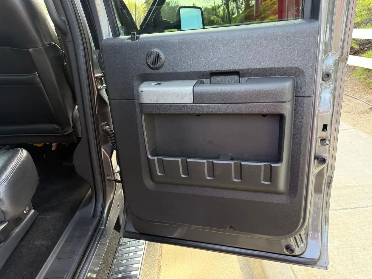 2012 Ford F-350 Super Duty Lariat, view