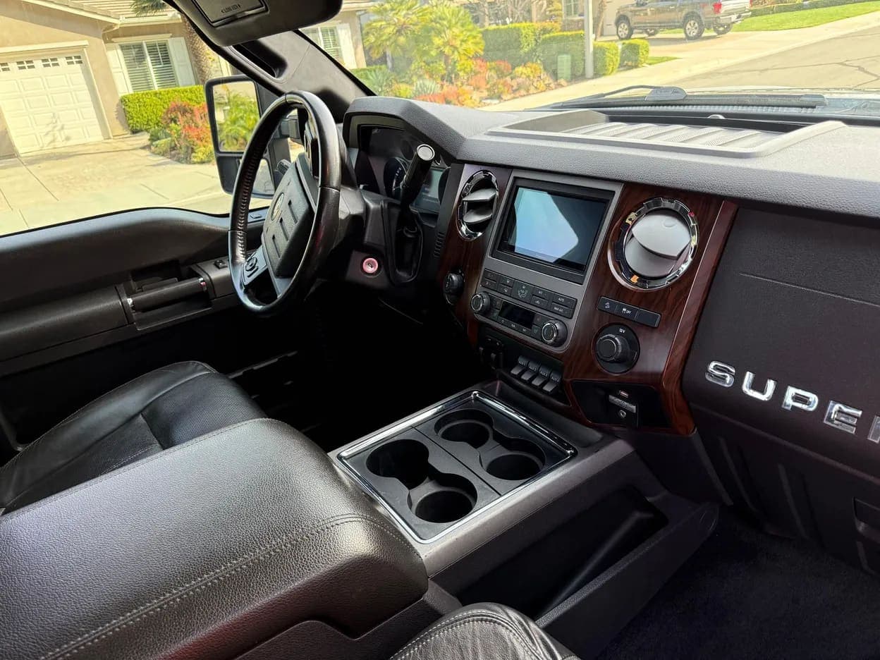 2012 Ford F-350 Super Duty Lariat, view