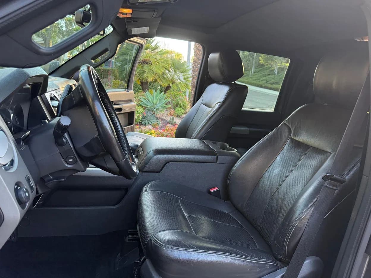2012 Ford F-350 Super Duty Lariat, view