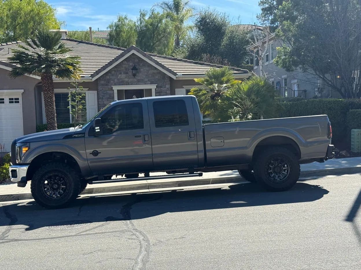 2012 Ford F-350 Super Duty Lariat, view