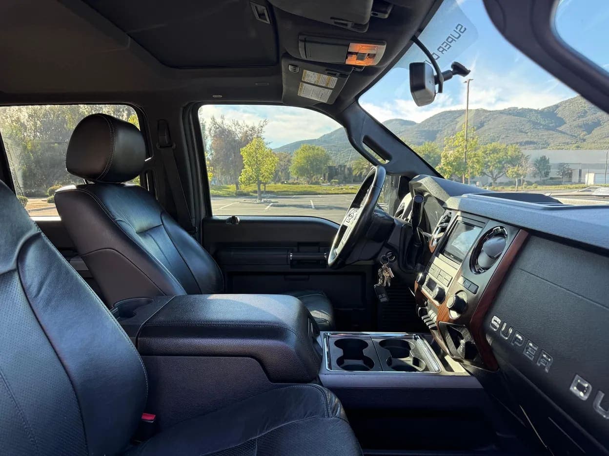 2012 Ford F-350 Super Duty Lariat, view
