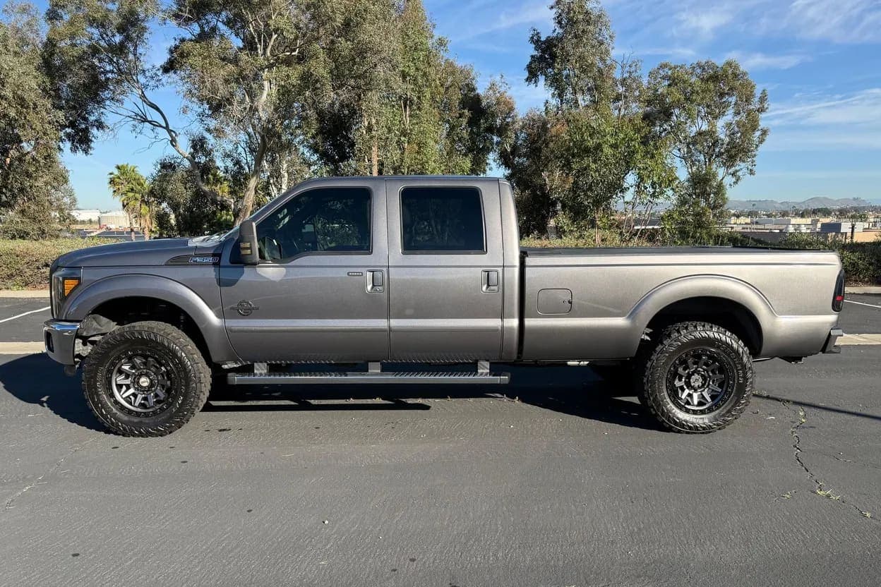 2012 Ford F-350 Super Duty Lariat, view