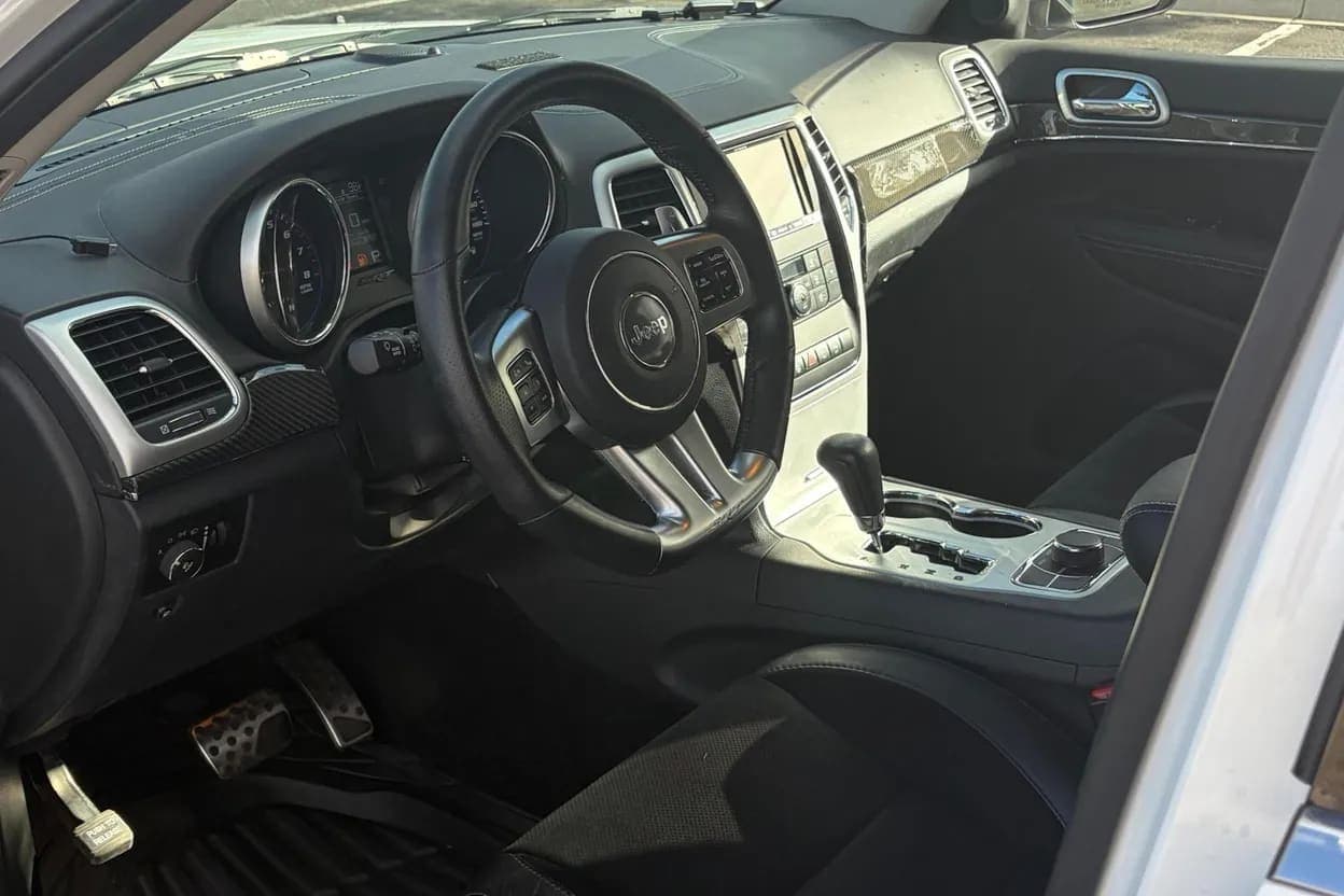 2013 Jeep Grand Cherokee SRT8 Alpine Edition, view