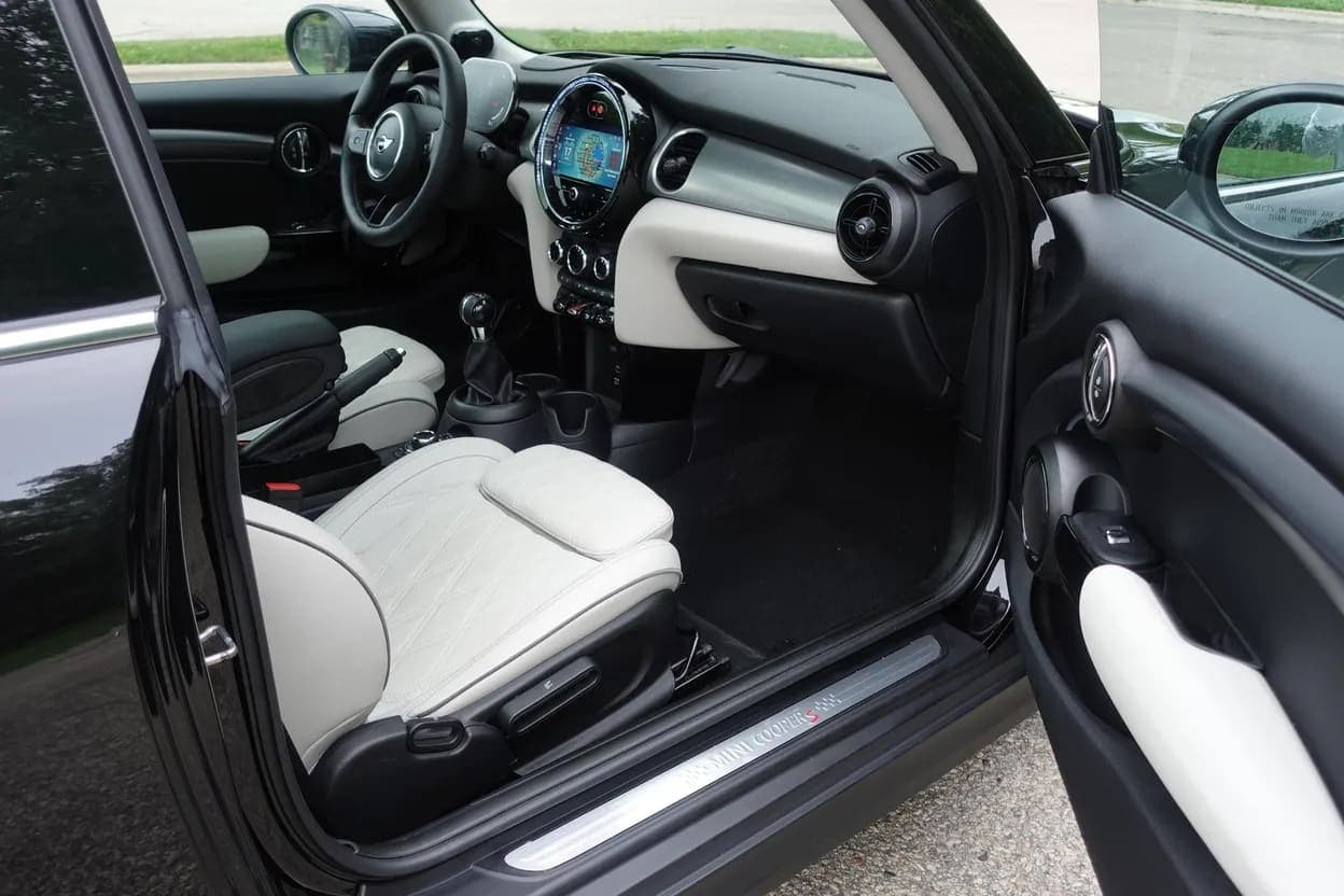 2022 Mini Cooper S Hardtop, view