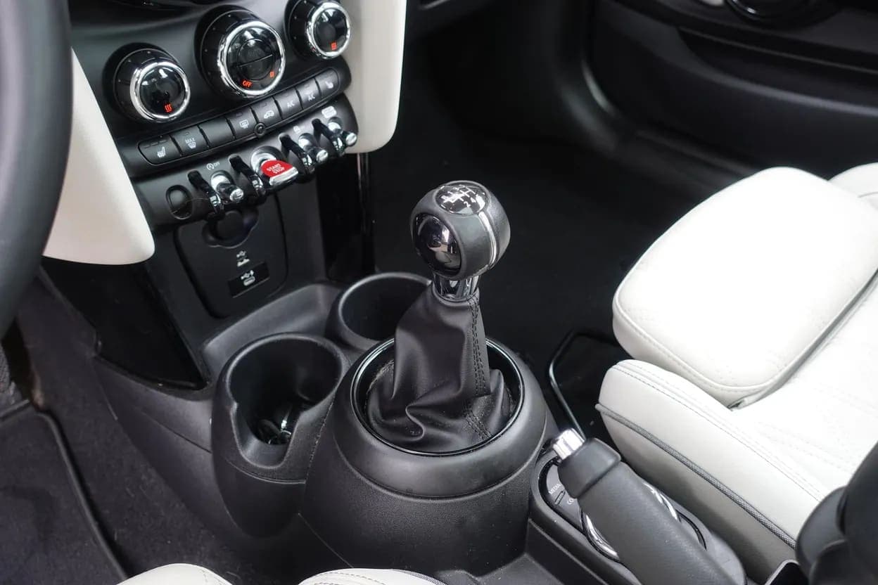 2022 Mini Cooper S Hardtop, view
