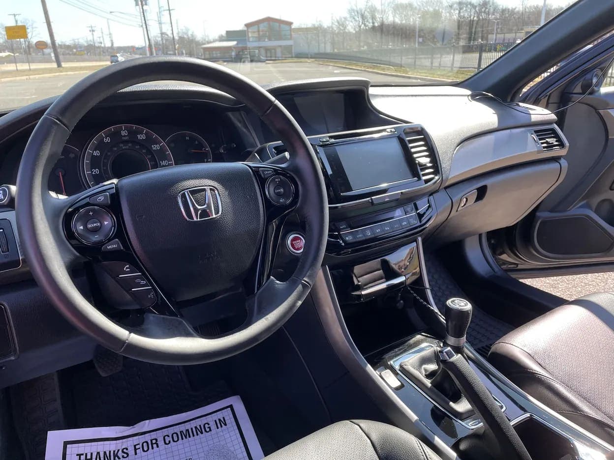2016 Honda Accord EX-L V6 Coupe, view