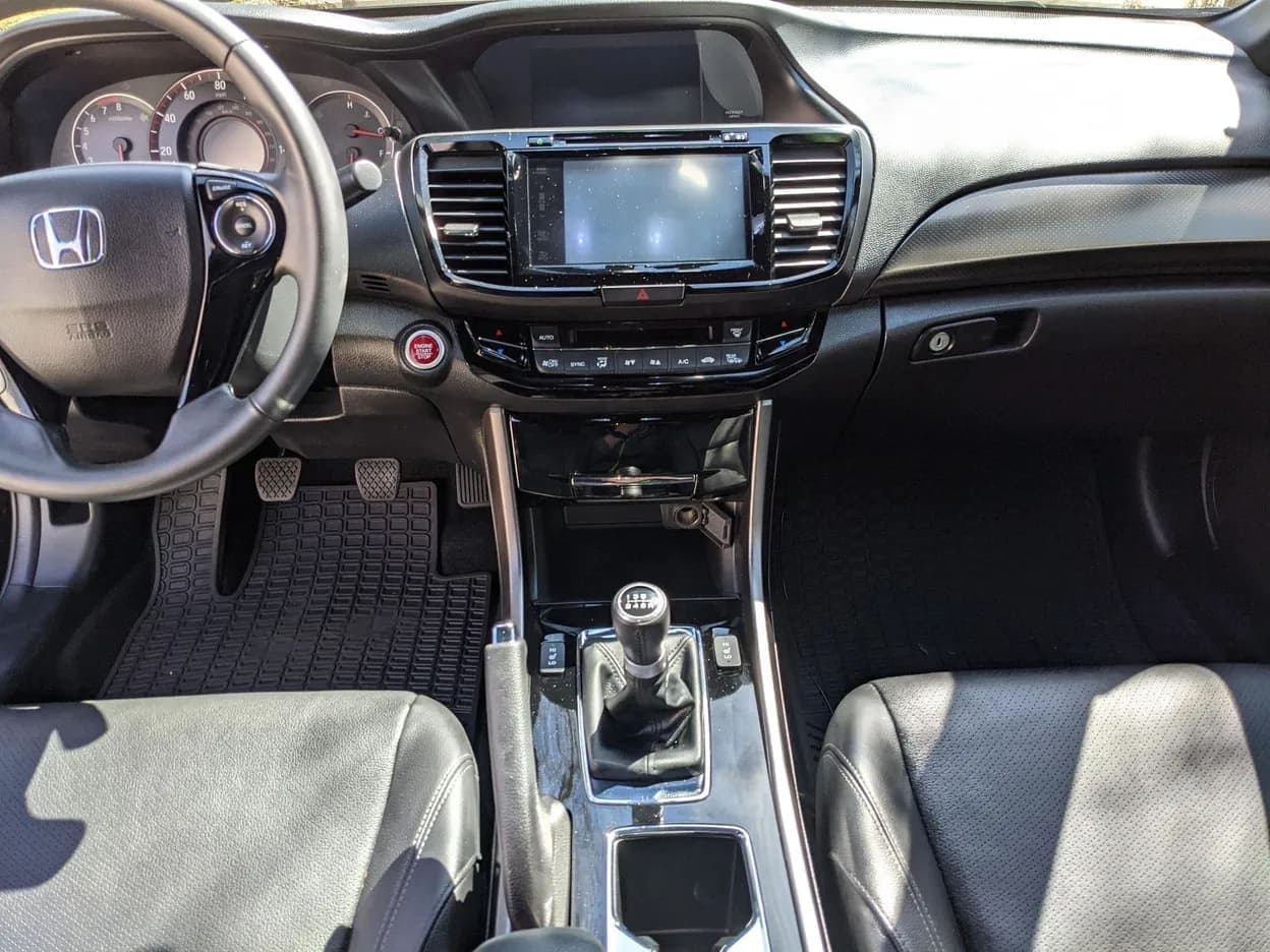 2016 Honda Accord EX-L V6 Coupe, view