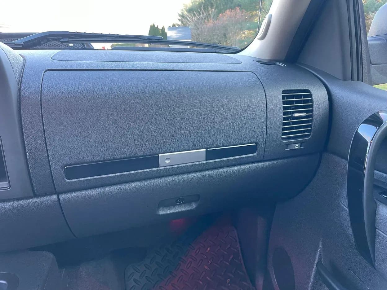 2013 Chevrolet Silverado 1500 LT, view