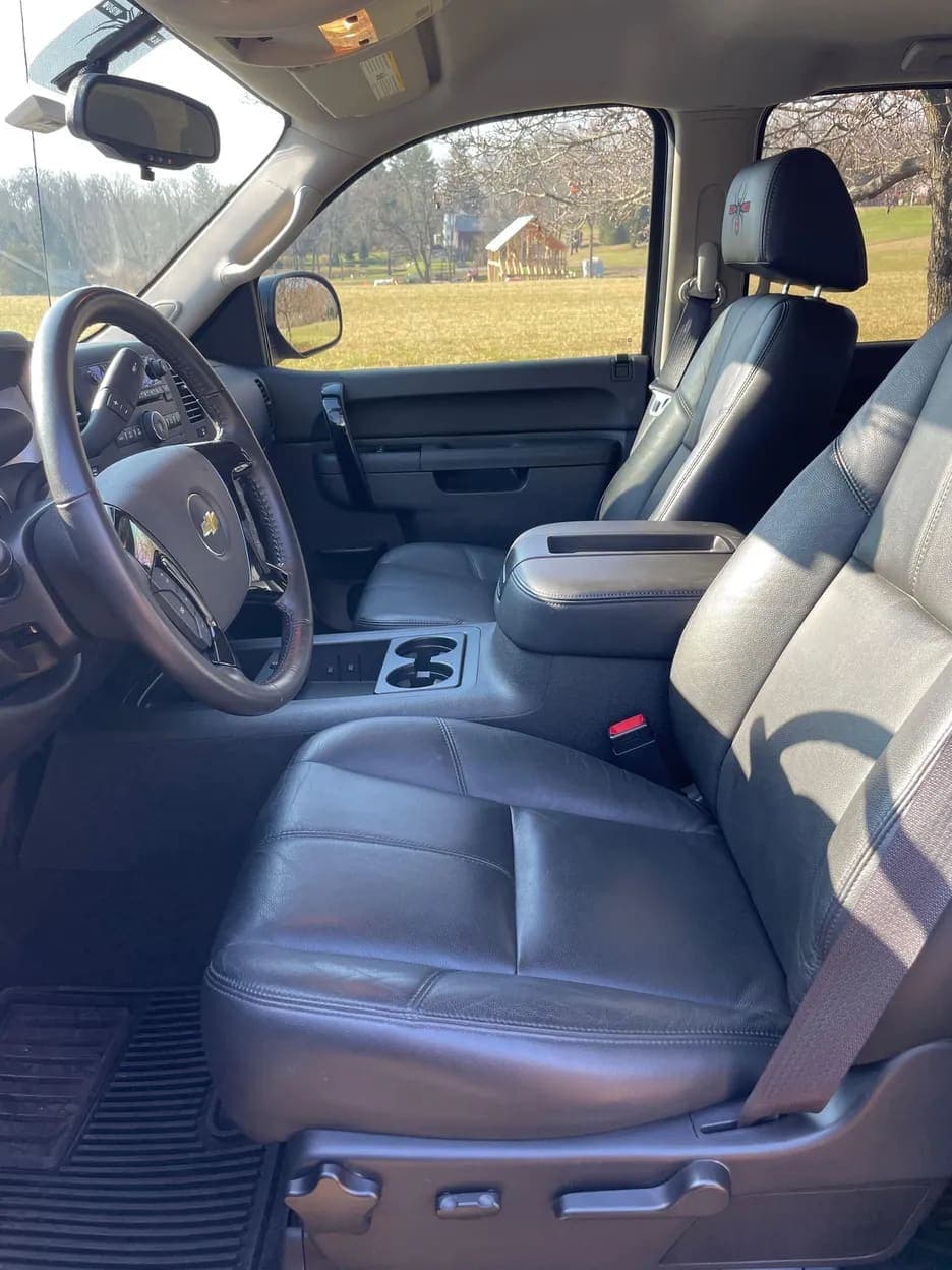 2013 Chevrolet Silverado 1500 LT, view