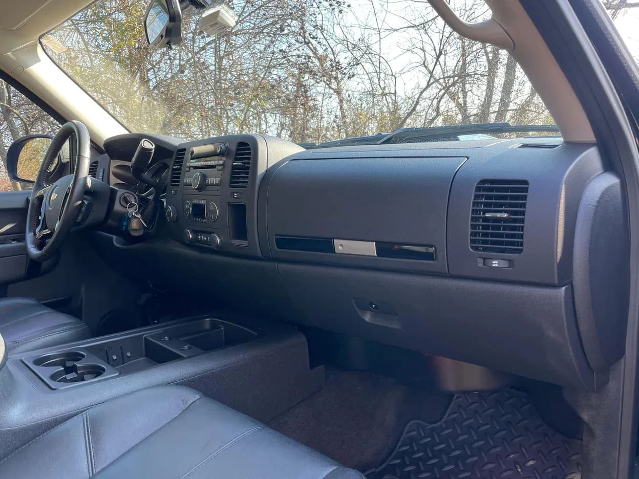 2013 Chevrolet Silverado 1500 LT, view