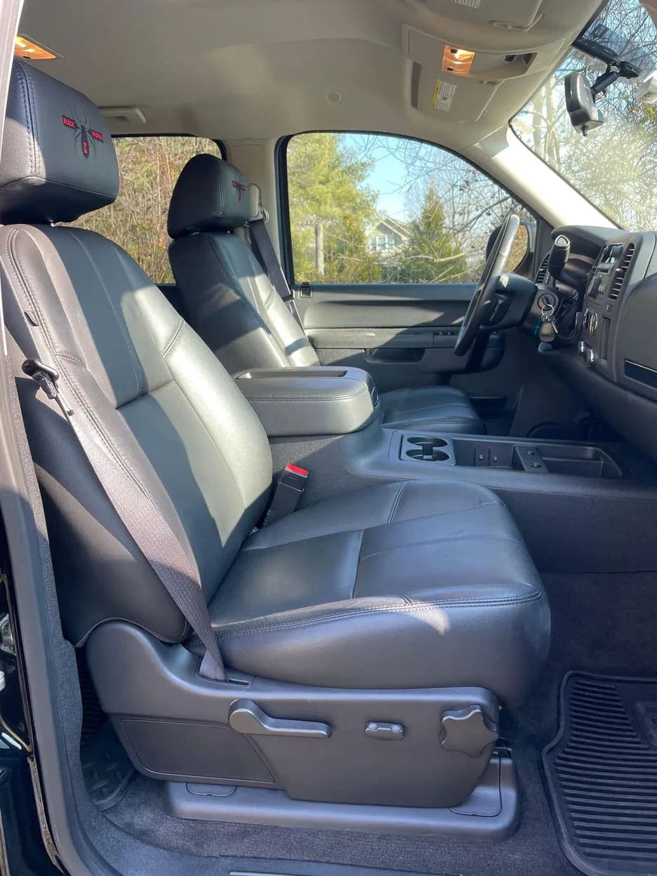 2013 Chevrolet Silverado 1500 LT, view