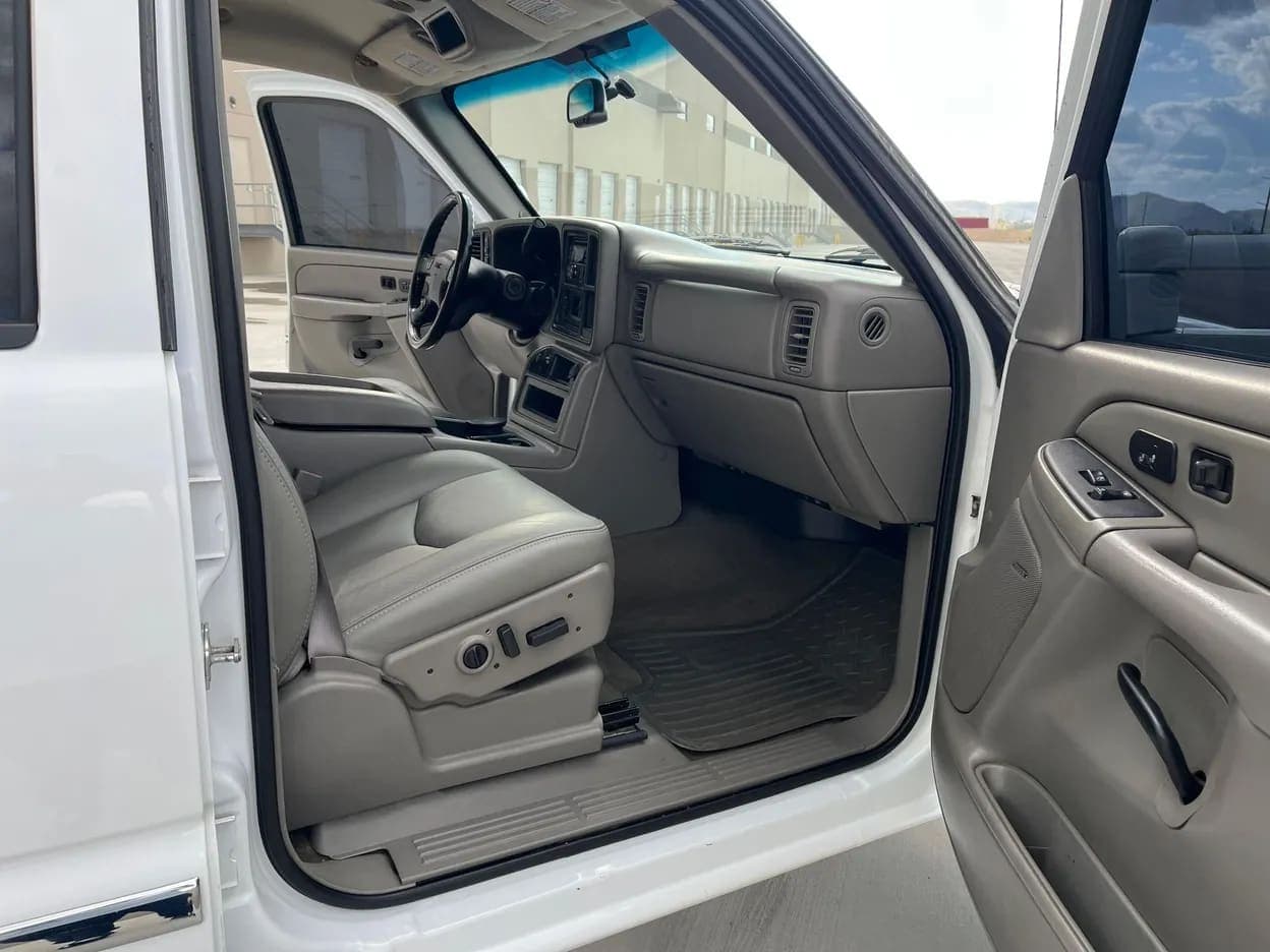 2007 GMC Sierra 2500 HD SLT, view