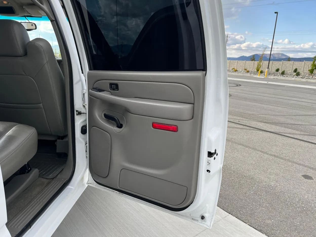 2007 GMC Sierra 2500 HD SLT, view