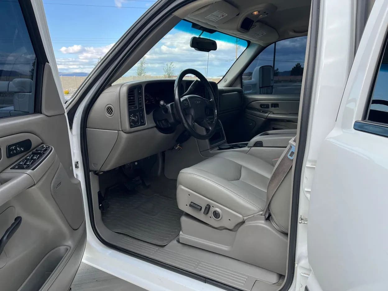 2007 GMC Sierra 2500 HD SLT, view
