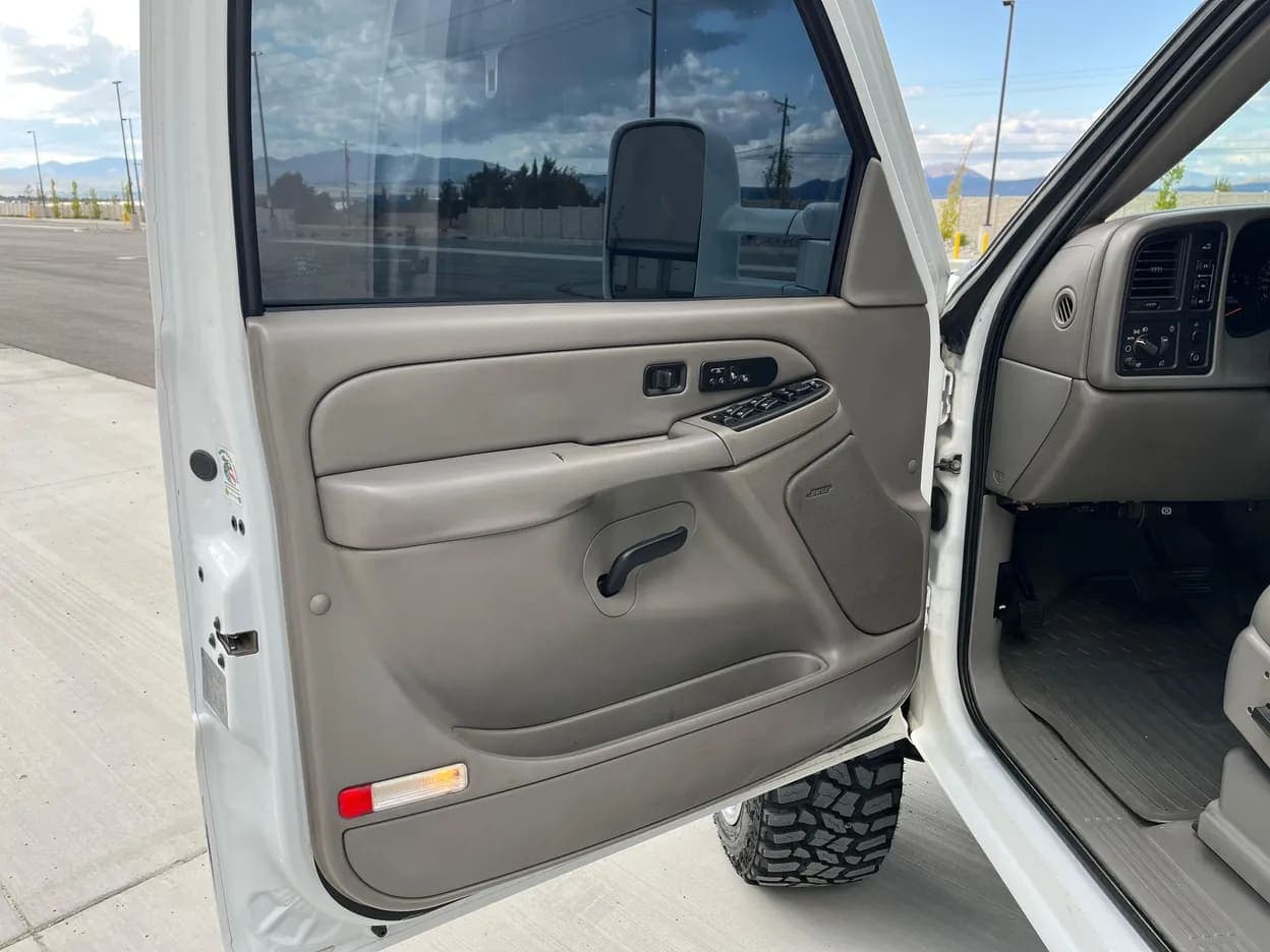 2007 GMC Sierra 2500 HD SLT, view