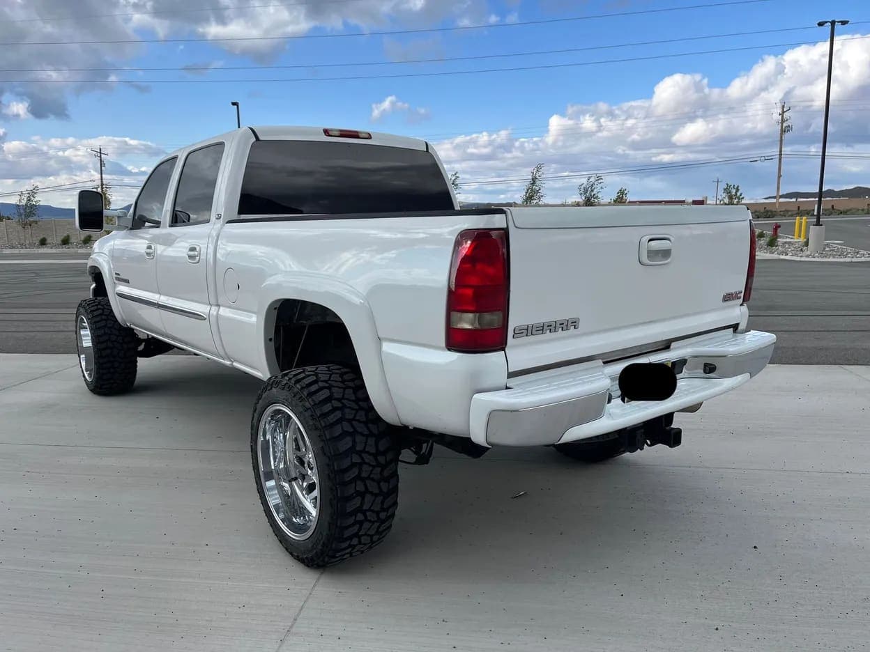 2007 GMC Sierra 2500 HD SLT, view