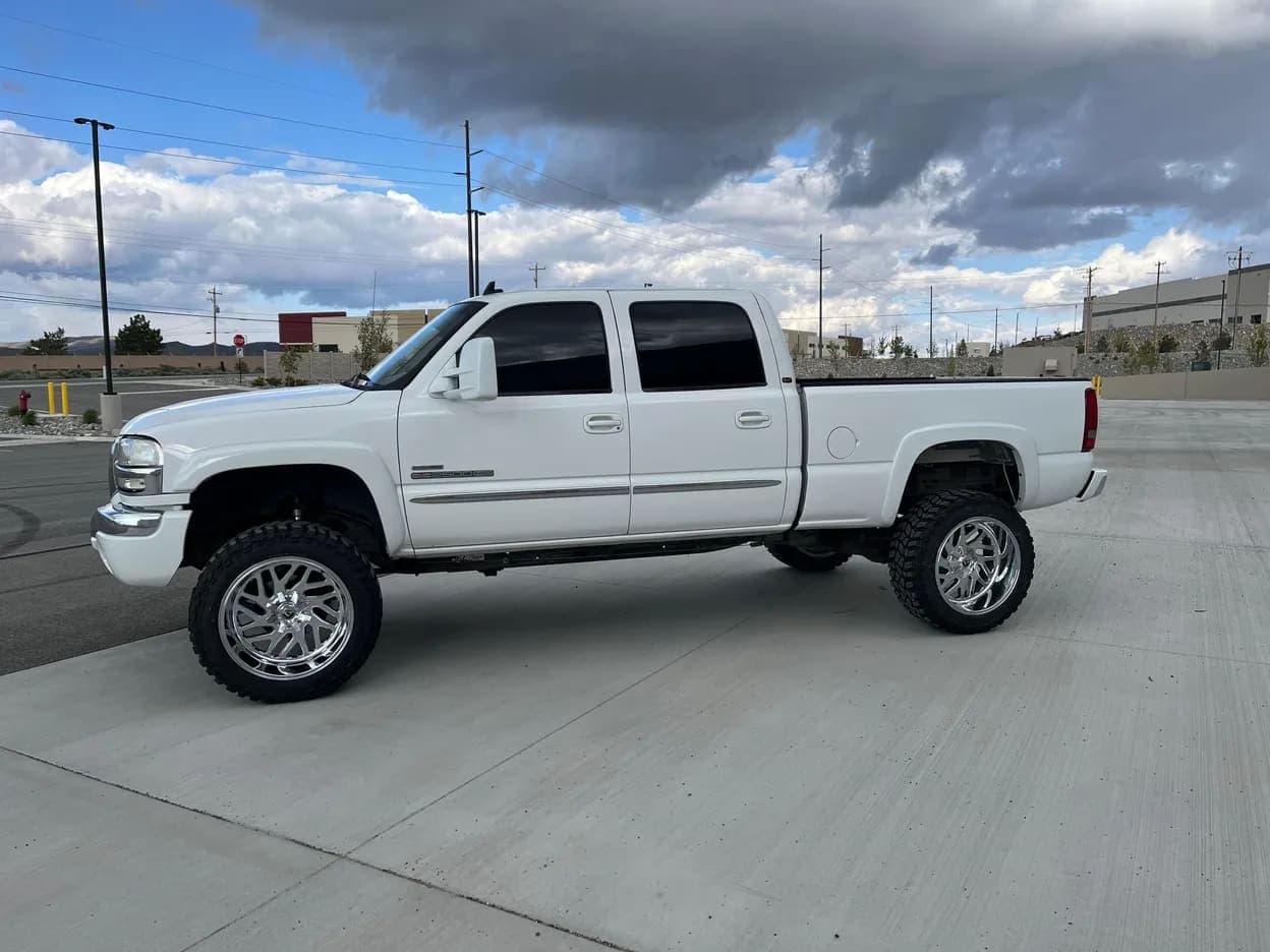 2007 GMC Sierra 2500 HD SLT, view