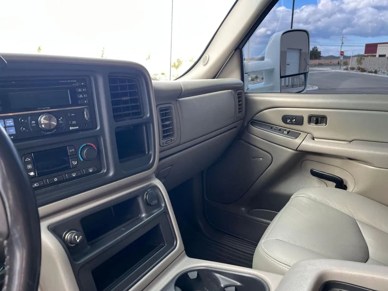 2007 GMC Sierra 2500 HD SLT, view